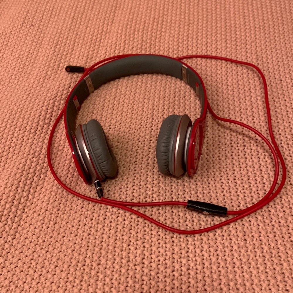 red wired beats by dre